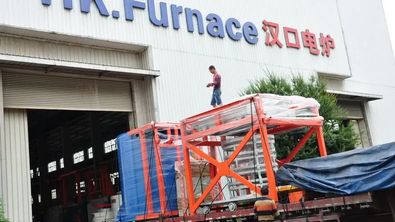 Vertical Quenching Furnace Loading and delivery